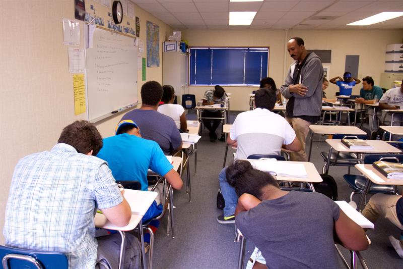 La graduación de la secundaria, un día agridulce para jóvenes
