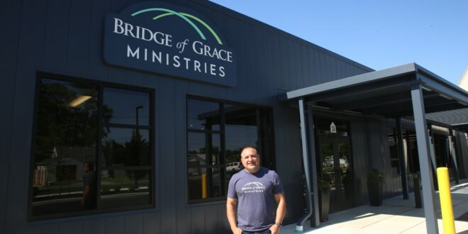 Javier Mondragon, fundador y CEO - Presidente de Bridge of Grace Ministries